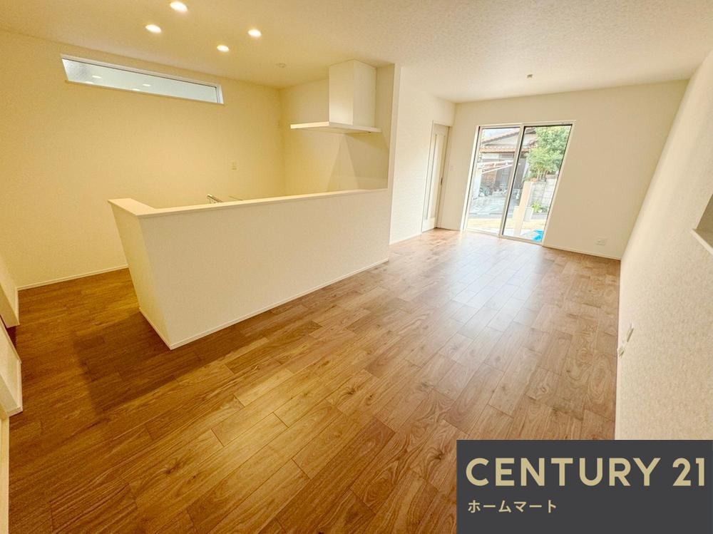 新築戸建 一戸建て堺市美原区平尾 第５期 全１邸 一戸建ての詳細情報 大阪府堺市美原区平尾 写真3 センチュリー21ホームマート